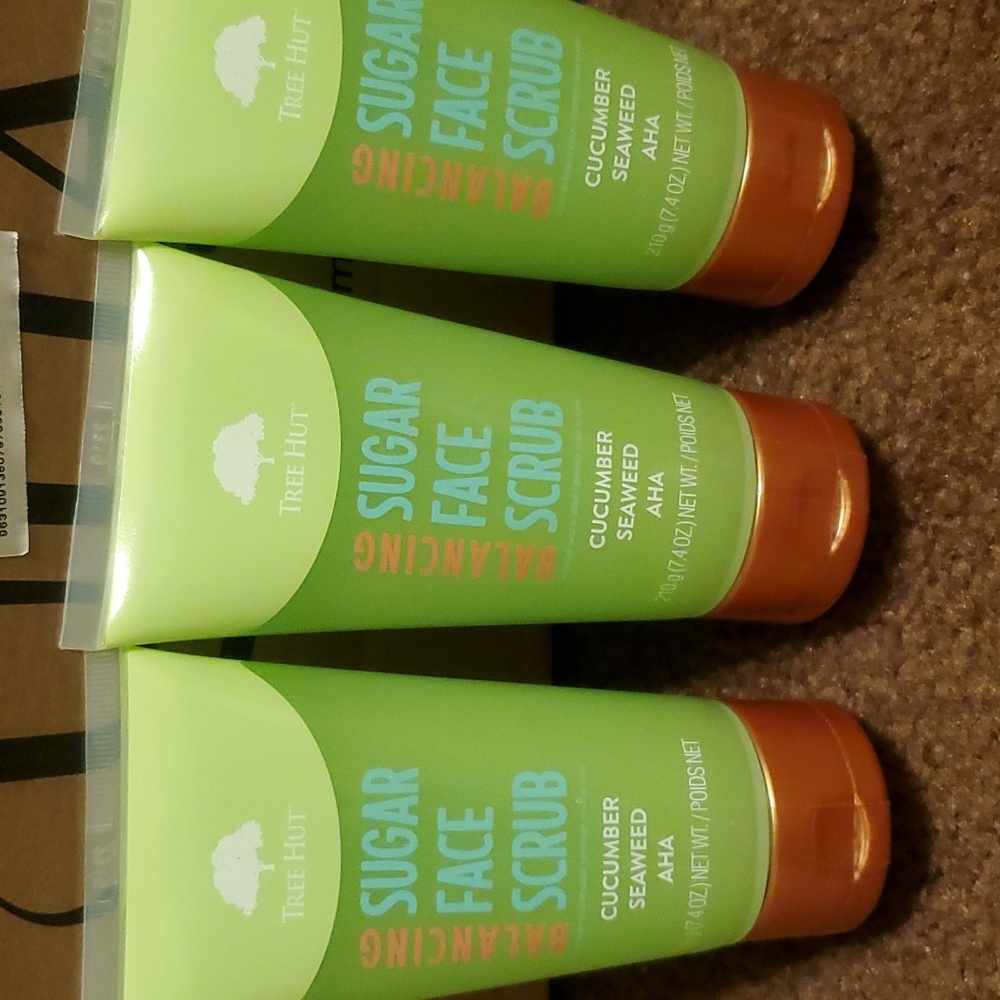 TreeHut balancing cucumber & seaweed face scrub 3 Bottles